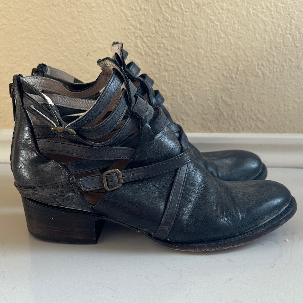 Freebird by Steven Black Heeled Boots - Picture 3 of 8
